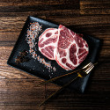 iberico 橡果級黑毛豬梅肉扒厚切 (400G+-)