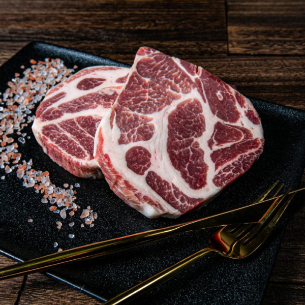 iberico 橡果級黑毛豬梅肉扒2吋厚切  (250G+-)